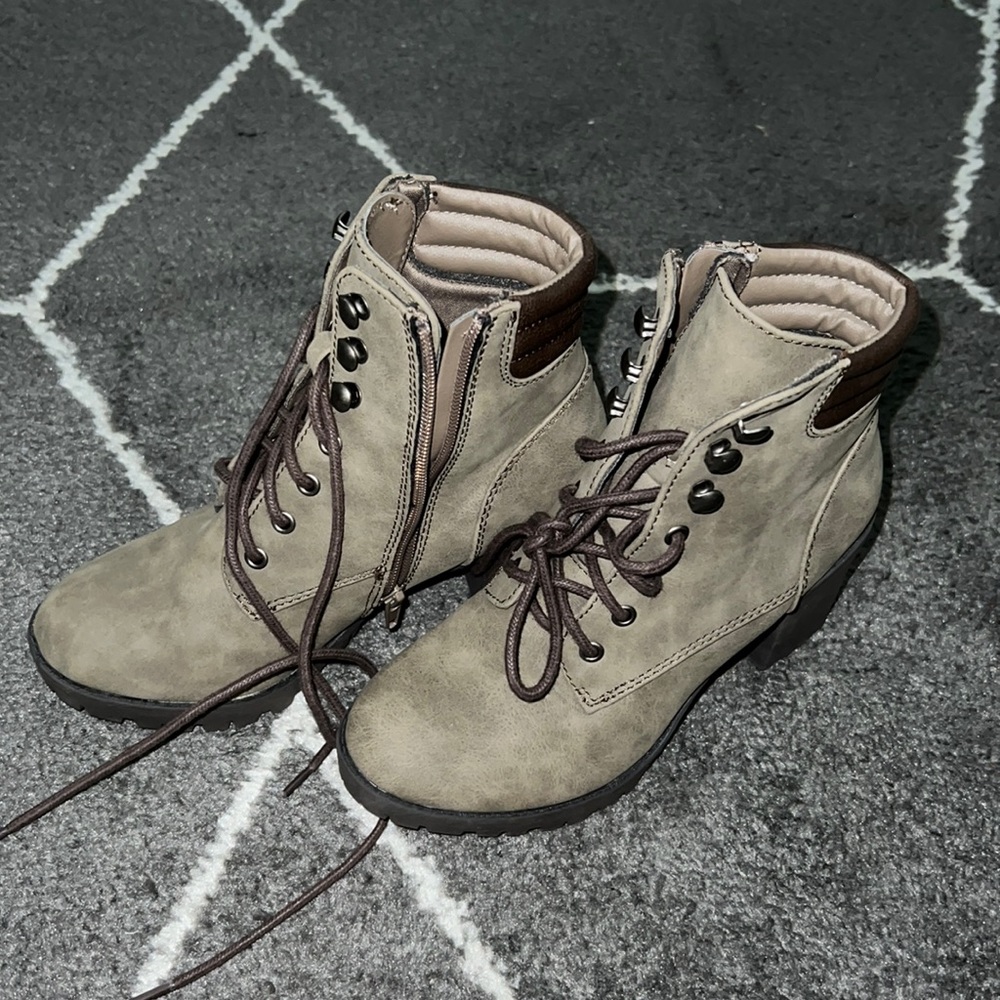 Report ankle booties